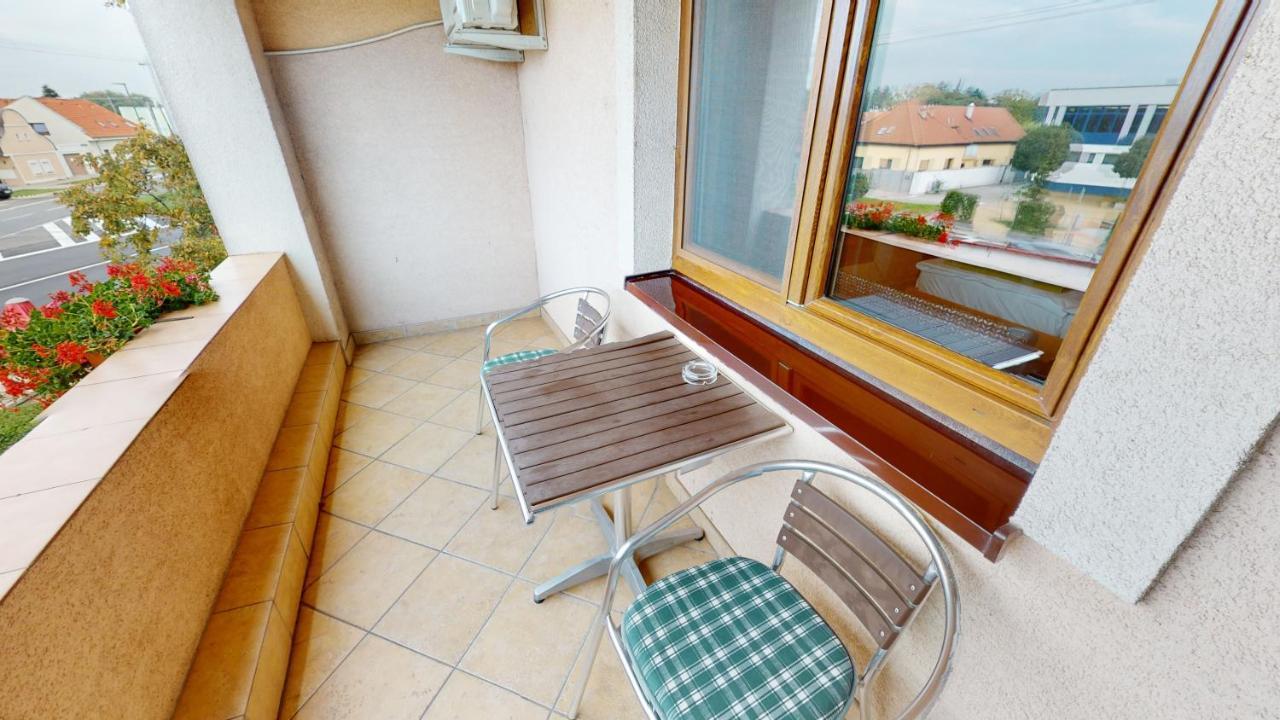 Rusovský Penzión Bratislava Exterior foto